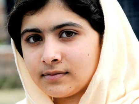 মালালা 'কাফেরদের এজেন্ট', খুনের হুমকি দিল জঙ্গিরা
