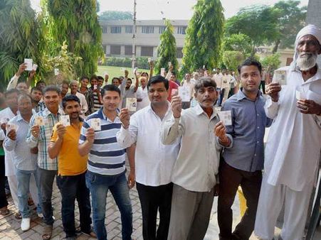 বুথ ফেরত সমীক্ষা: 'হাত' কোণঠাসা, মহারাষ্ট্র-হরিয়ানায় ফুটবে পদ্ম