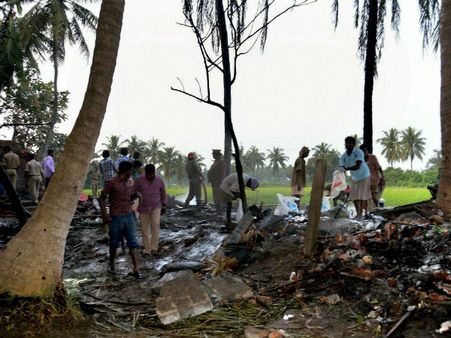 অন্ধ্রর বাজি কারখানায় আগুন, মৃত ১৭ জনের মধ্যে ১৪ জনই মহিলা
