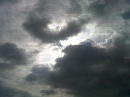 শক্তি হারিয়ে দুর্বল হল 'নিলোফার', স্বস্তির নিঃশ্বাস ফেলল গুজরাত