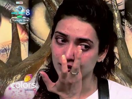 কেন করিশ্মা তান্নার মেক আপ ফেরত চাওয়া আমরা সমর্থন করি তার ৫টি কারণ