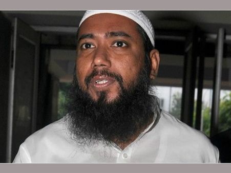 সারদা ইস্যুতে মুখ বন্ধ করতেই কি গারদে পোরা হল আসিফকে, উঠছে প্রশ্ন