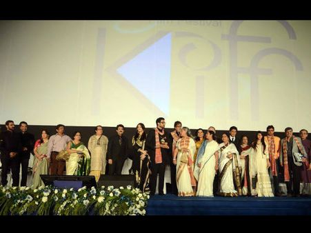 (ছবি) কলকাতা আন্তর্জাতিক চলচ্চিত্র উৎসবে বলিউড-টলিউড মিলেমিশে একাকার