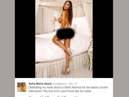 টুইটারে নিজের নগ্ন ছবি রোহিত শর্মাকে উৎসর্গ করলেন সোফিয়া