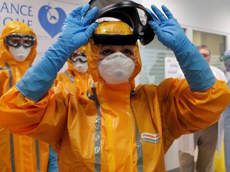 ভারতে ঢুকল ইবোলা: লাইবেরিয়া ফেরত ভারতীয় যুবকের শরীরে সংক্রমণের লক্ষণ