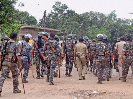 মাকড়া-শিরশিটার পর রণক্ষেত্রের চেহারা নিল পাড়ুইয়ের দুবশঙ্কা গ্রাম