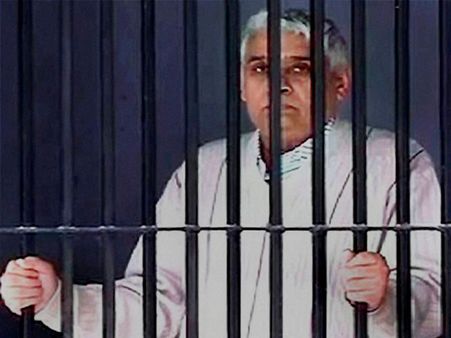 ম্যাসাজ বেড, সুইমিং পুল, ফ্ল্যাট স্ক্রিন টিভি, স্প্লিট এসিতে বাবা রামপালের বিলাসবহুল আশ্রম