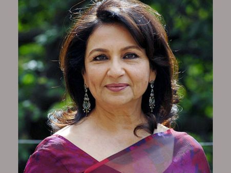 ৭১ বছরে পা দিলেন চিরসবুজ শর্মিলা