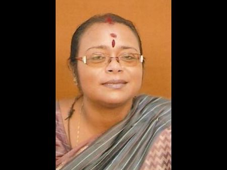 আবাসনের গণ্ডগোলে ডাক্তারকে মারধর, ফের বিতর্কে সোনালি গুহ