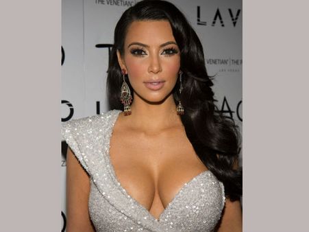 এক রাত শয্যাসঙ্গিনী হলেই মিলবে ১০ লক্ষ ডলার, প্রস্তাব কিমকে