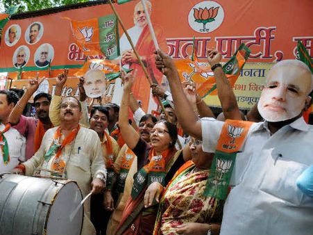 ঝাড়খণ্ডে সরকার গড়ছে বিজেপি, কাশ্মীরও সুবাসিত পদ্মে