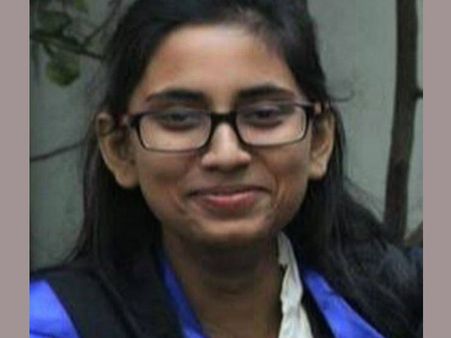 কাকে নিয়ে গেল কান! দেখব পরে, আগে দৌড় লাগান দেখি
