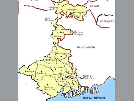 টিফিন কৌটো ঘিরে বোমাতঙ্ক, খুলতে মিলল রসগোল্লা!