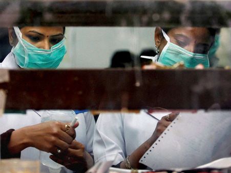 করোনা আতঙ্কের মাঝেই বাংলায় সোয়াইন ফ্লু-র থাবা, ১৩ জন পজিটিভ