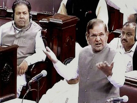 'তুমি কী আমার জানা আছে', স্মৃতি ইরানিকে আক্রমণ শরদ যাদবের