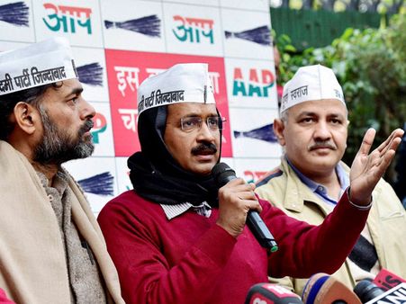 আপের জাতীয় কমিটি থেকে বহিঃস্কৃত যোগেন্দ্র যাদব, প্রশান্ত ভূষণ