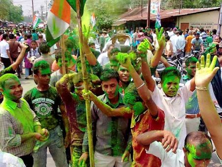 কলকাতা-সহ রাজ্যে তৃণমূল ঝড়, কোনওমতে অস্তিত্ব টেঁকাল বামেরা, রাজ্যে খাতাই খুলল না বিজেপি