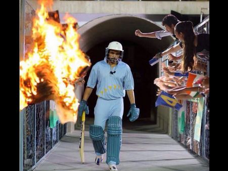 'আজহার' ফার্স্ট লুক : আজহারউদ্দিনের হাঁটা অনেকটাই রপ্ত করেছেন ইমরান হাসমি