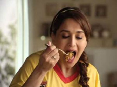 ম্যাগির বিজ্ঞাপনে মুখ দেখিয়ে বিপাকে মাধুরী