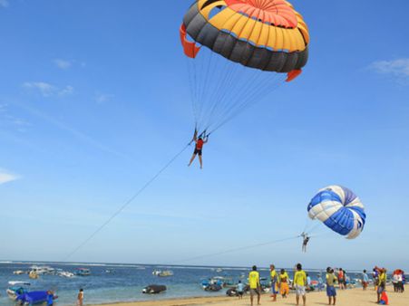 মন্দারমণি: 'বেআইনি' প্যারাসেইলিং করতে গিয়ে দুর্ঘটনায় মৃত্যু পর্যটকের