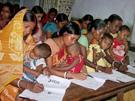 (ছবি) অশিক্ষায় ডুবে থাকা ভারতের প্রথম ১০ স্থানাধিকারী রাজ্য