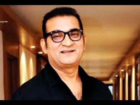 ফের বিতর্কে গায়ক অভিজিৎ : প্রশান্ত ভূষণের মৃতদেহে 'জুতো' মারার হুমকি