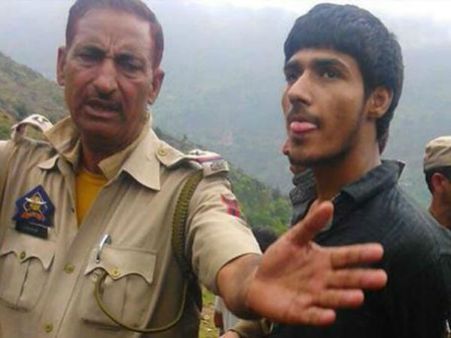 'এটা করতে বেশ মজা লাগে' : উধমপুরের ধৃত দুষ্কৃতী উসমানের সম্পর্কে কয়েকটি তথ্য জেনে রাখা ভাল!