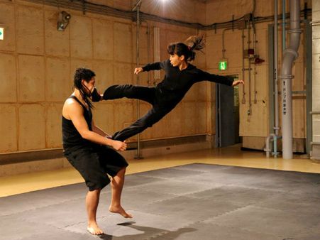 বাংলার ক্যারাটে কন্যার 'কিক'-এর ঘায়ে কুপোকাত ইভটিজাররা!