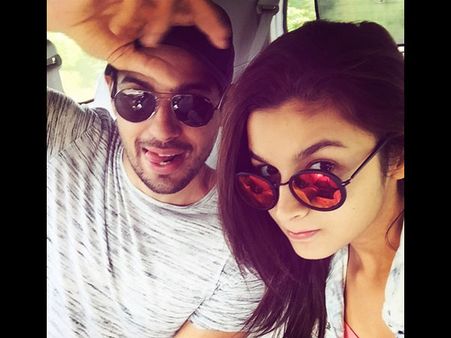 (ছবি) আলিয়ার কথায় নিরামিষাশী হয়েছেন সিদ্ধার্থ মালহোত্রা!