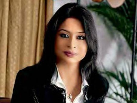 বুকে ব্যথা, হাসপাতালে ভর্তি হলেন ইন্দ্রাণী মুথার্জী!