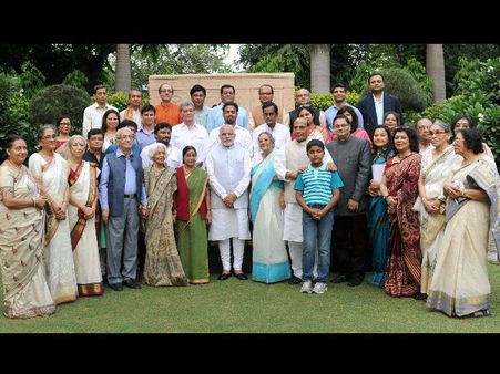 মমতার চালে ভোল বদলাতে বাধ্য হলেন মোদী, নেতাজী সংক্রান্ত গোপন নথি প্রকাশের সিদ্ধান্ত কেন্দ্রের!