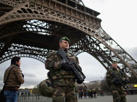 ডেভিস কাপের নিরাপত্তা নিয়ে উদ্বেগ, ব্রুসেলে লুকিয়ে থাকতে পারে প্যারিস হামলার মূলচক্রী আব্দেল্লাহমেদ