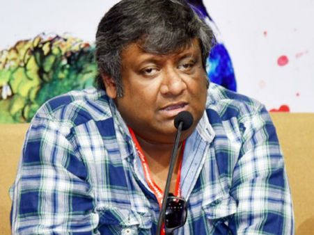 প্রথম ভারতীয় পরিচালক হিসাবে ইউনেসকো ফেলিনি পুরস্কার পেলেন কৌশিক গঙ্গোপাধ্যায়