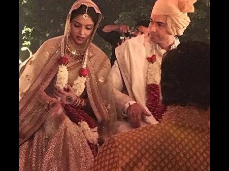 (ছবি) আসিন ও রাহুলের বিয়ের কিছু মিষ্টিমধুর মুহূর্ত!