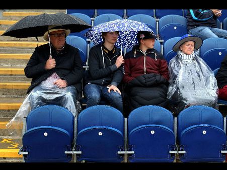বৃষ্টির ভ্রুকুটি সত্ত্বেও ভারতকে 'হোয়াইট ওয়াশ' করার হুঙ্কার স্মিথবাহিনীর