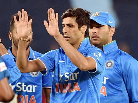 এশিয়া কাপ : নেহরা ঝড়ে তছনছ বাংলাদেশ, প্রথম ম্যাচেই জয় ভারতের