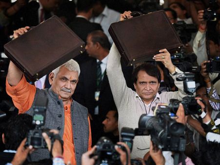 রেল বাজেট ২০১৬ : রাজনৈতিক নেতানেত্রীদের প্রতিক্রিয়া