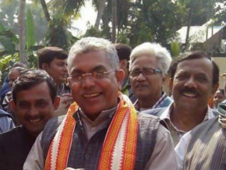 ভারতবিরোধী স্লোগান দিলে তার মাথা ধর থেকে আলাদা করে দেওয়া হবে, হুমকি বাংলার বিজেপি প্রধান দীলিপ ঘোষের