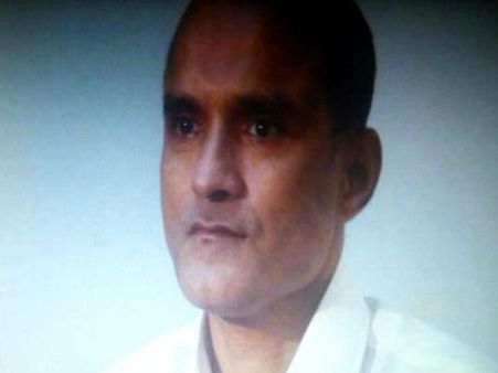 অভিযুক্ত ভারতীয় 'গুপ্তচরের' 'স্বীকারোক্তি' ভিডিও ফুটেজ ঘিরে উত্তপ্ত ভারত-পাক সম্পর্ক!