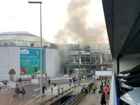 ব্রাসেলসে তিনটি বিস্ফোরণে মৃত ২৮, ঘটনায় উচ্ছ্বসিত হয়ে টুইট আইএসের