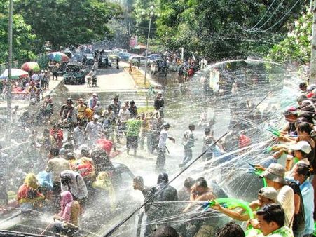 মায়ানমারে 'ওয়াটার ফেস্টিভ্যাল' পালন করতে গিয়ে মৃত অন্তত ৩৬