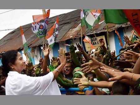 শুধু গ্রাম নয় শহরও 'দিদি'-র সঙ্গেই, কলকাতায় তো ফুল মার্কস!