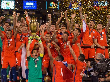 আর্জেন্তিনাকে টাইব্রেকারে ৪-২ গোলে হারিয়ে কোপা আমেরিকা জয়ী চিলি