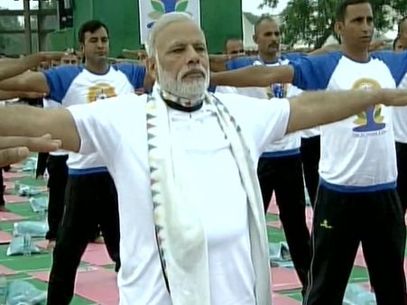 আজ আন্তর্জাতিক যোগদিবস : ধর্ম নয় যোগের সঙ্গে সম্পর্ক শরীর ও মনের, যোগচর্চার পর মত প্রধানমন্ত্রীর