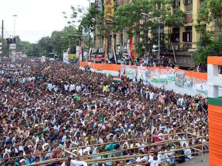 ভোর থেকেই কার্যত জনসমুদ্র ধর্মতলা, পরিস্থিতি সামলাতে রাস্তায় তৃণমূল নেতৃত্ব