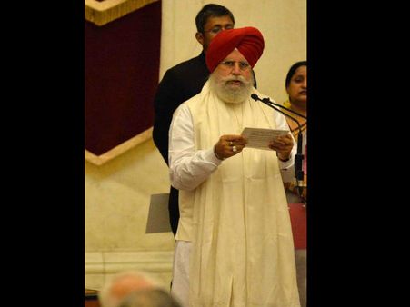 এস এস আহলুওয়ালিয়া সম্পর্কে বিস্তারিত তথ্য যা জেনে রাখা প্রয়োজন