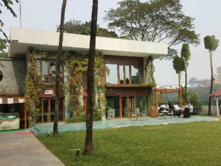 গুলশনের রেস্তরাঁয় জঙ্গি হামলার সময়ে তোলা কম্যান্ডো অভিযানের ভিডিও