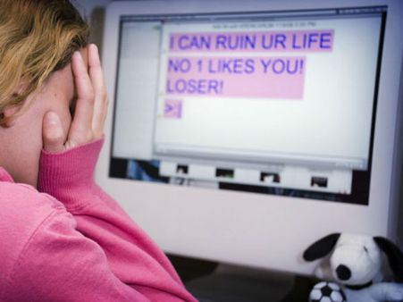 ব্রেক আপের পর মহিলাদের তুলনায় বেশি পুরুষরা অনলাইন হেনস্থার শিকার হন