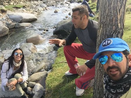 (ছবি) লাদাখে 'টিউবলাইট' এর শুটিং সারলেন সলমন, সঙ্গে ছিলেন লুলিয়াও