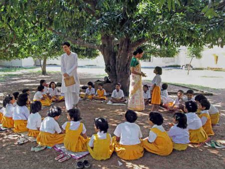 ভারতের এই গ্রামের সকলে এখনও কথা বলেন সংষ্কৃত ভাষায়!
